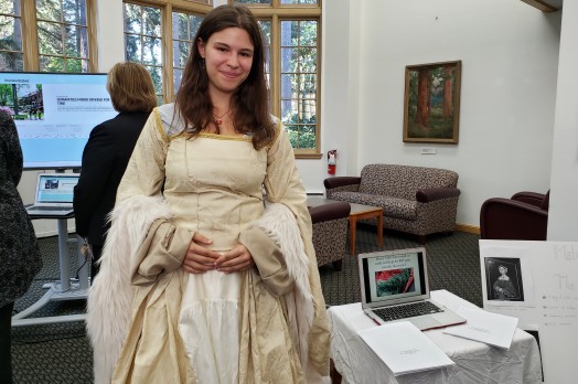 Kyra Zapf '21 presents her summer research on 16th-century fashions