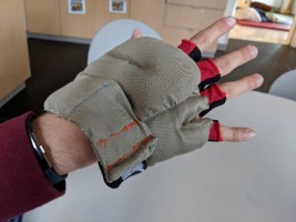 A custom occupational therapy glove device