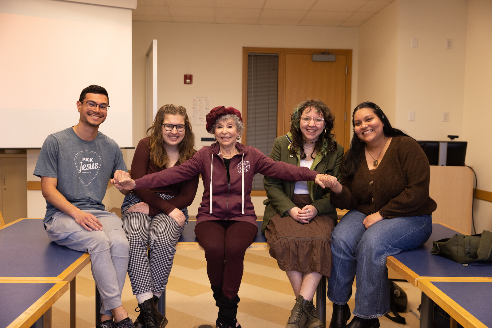 Rita Moreno with students.