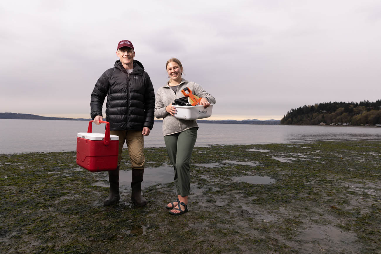 Megan Mooney ’23 and Prof. Joel Elliot.