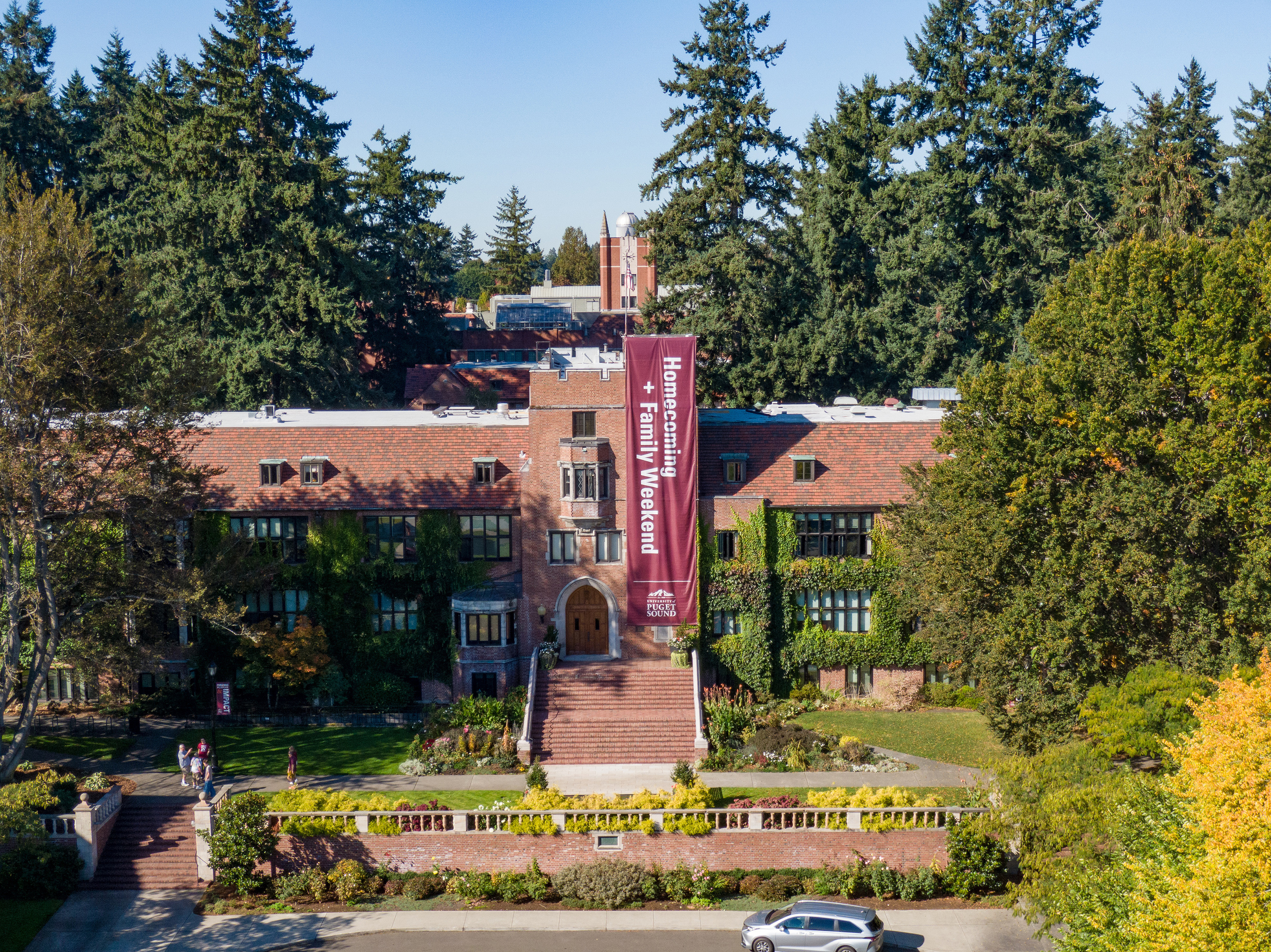 Homecoming banner on Jones Hall.