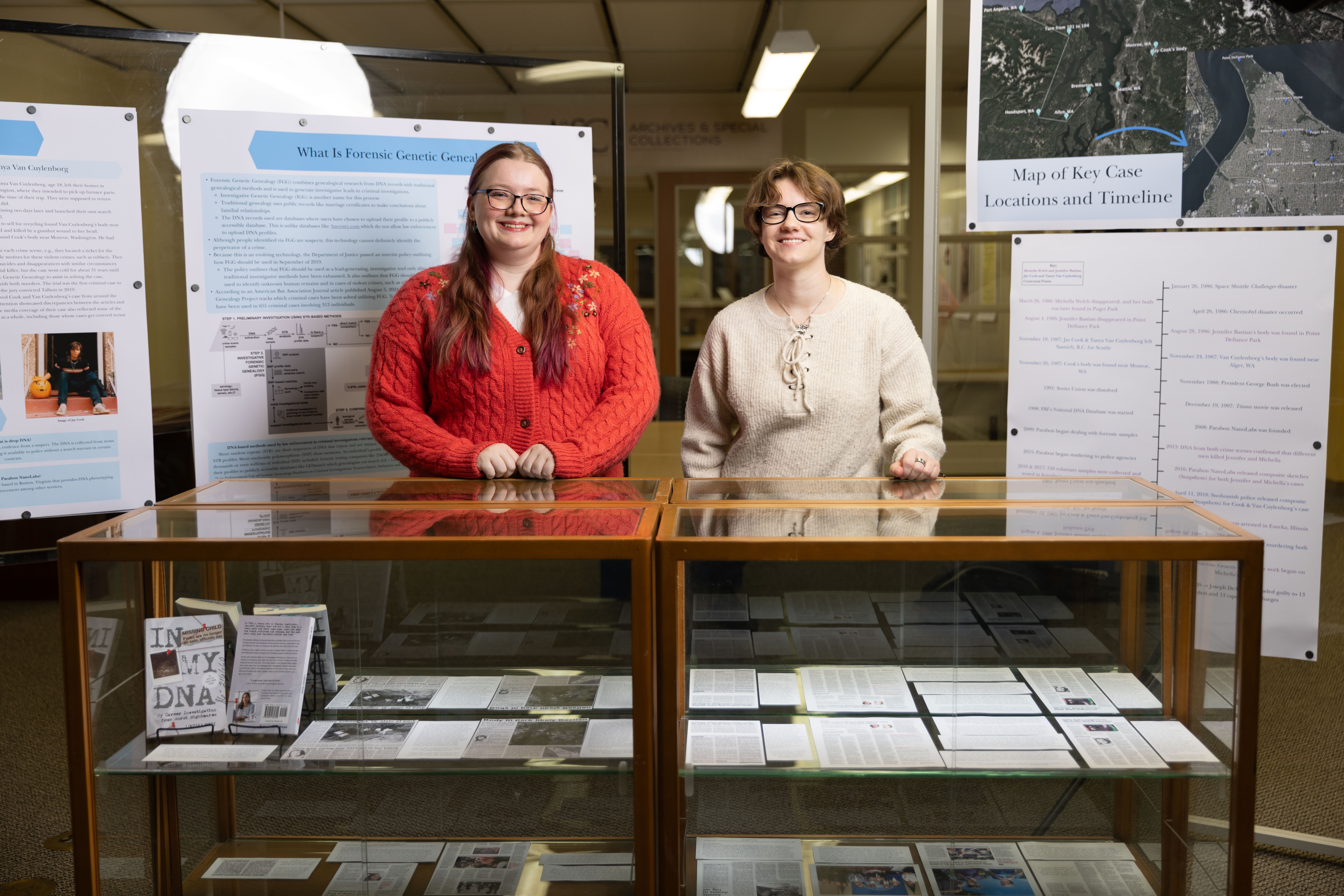 Anna Brown ’26 (left) and Cas Unruh ’28 (right) in Collins Memorial Library