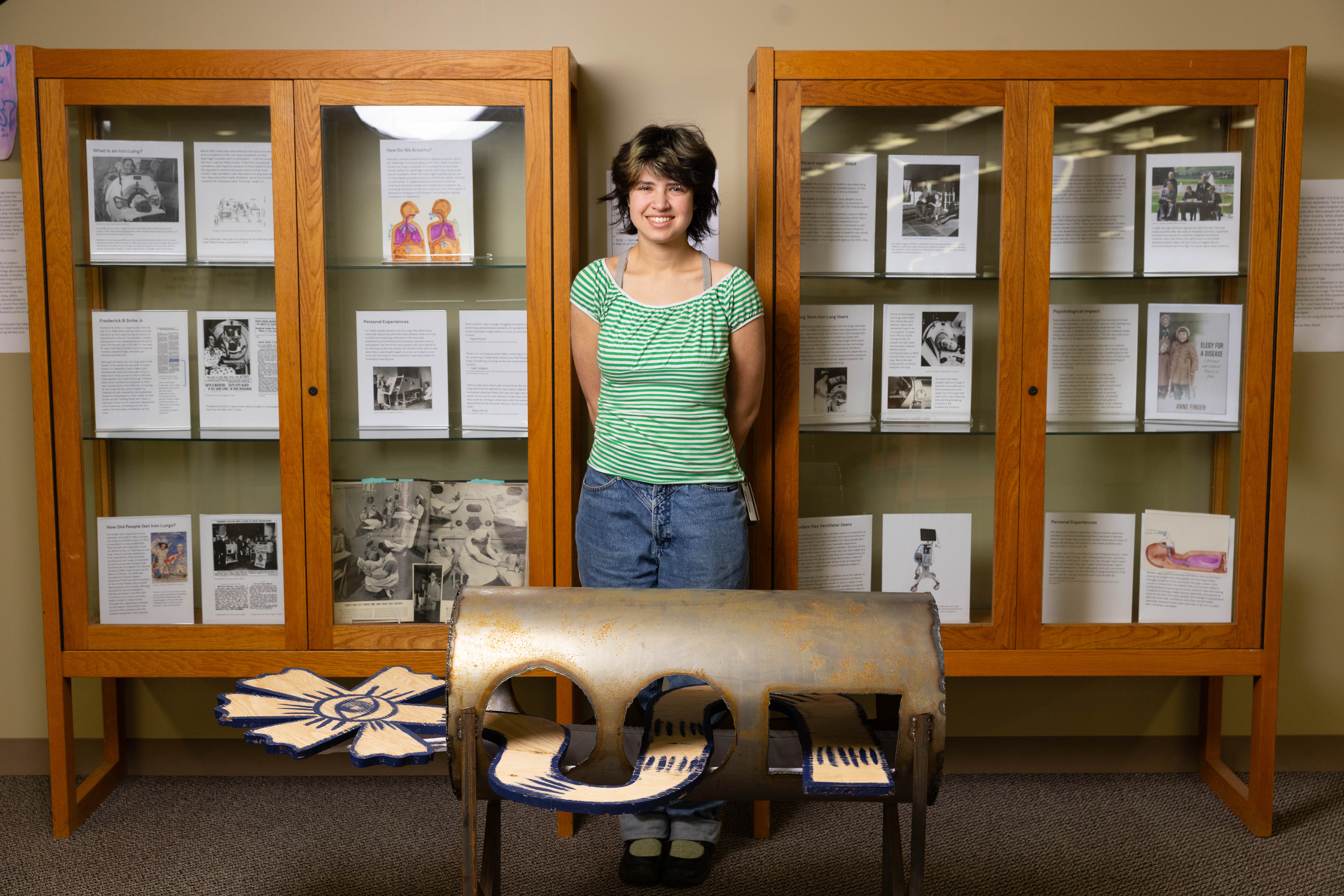 Eva Langenthal ’26 and their iron lung sculpture
