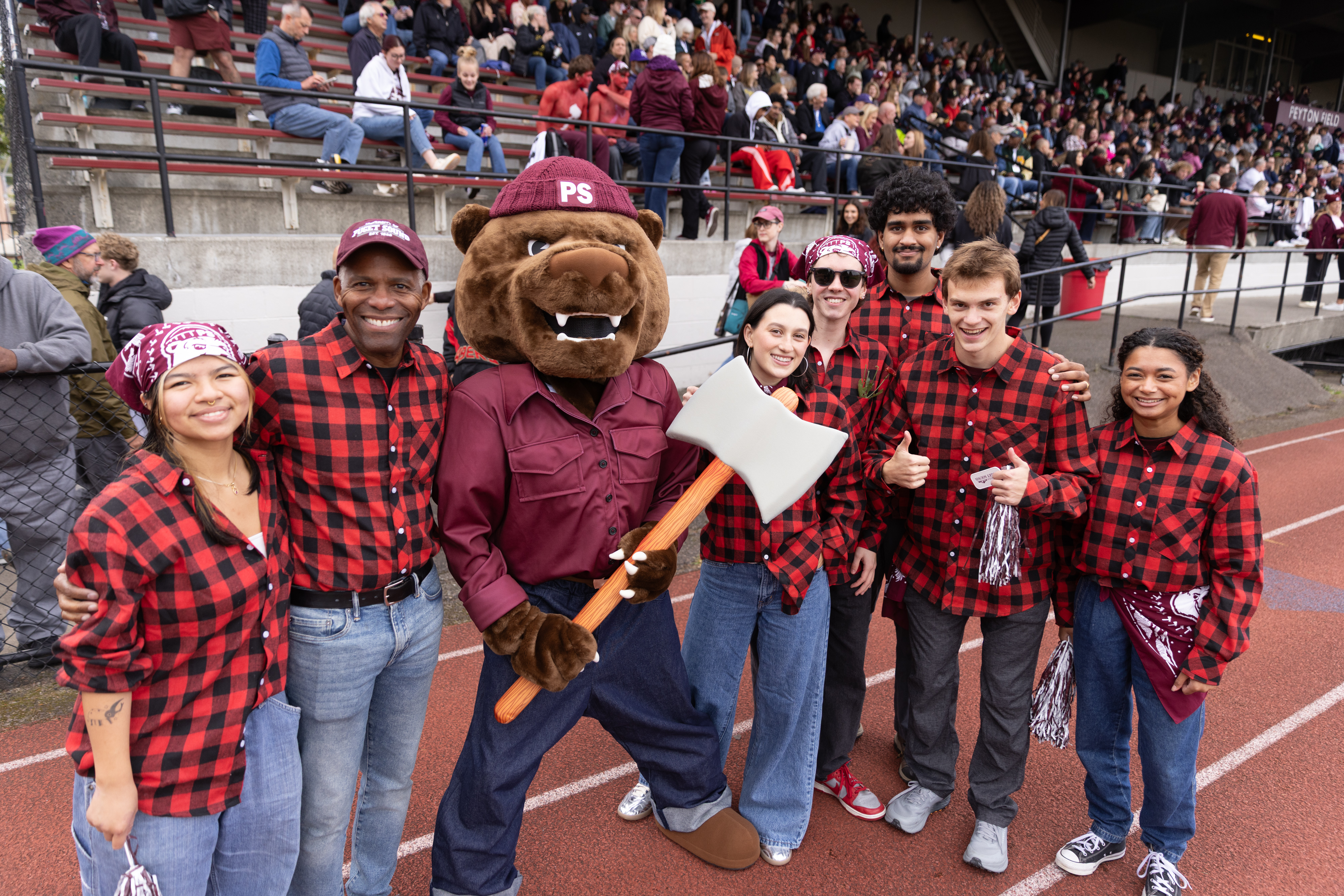 President Crawford and ASUPS with Grizz at Homecoming & Family Weekend 2025