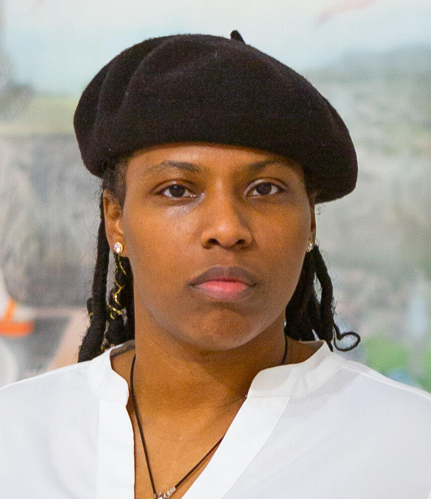 Headshot photo cred Eva_Cruz-7901.JPG