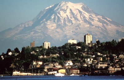 mount_rainier_over_tacoma-3.jpg