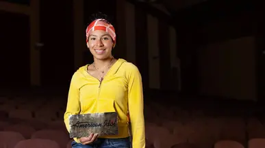 Zia Kloetzel ’25
