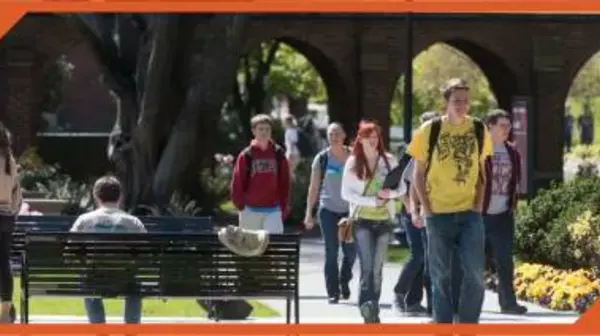 Students heading to class near Jones Hall and our infamous arches.
