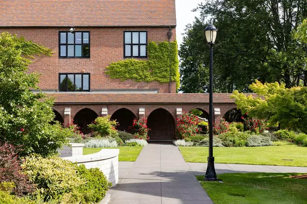 Jones Hall arches