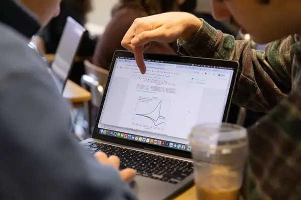 Laptop screen of Cambio model