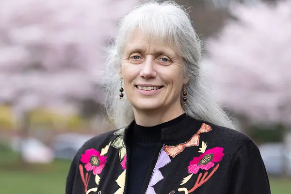 Lynette Claire