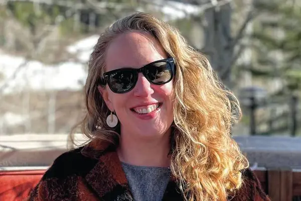 Amy Rawlins '04