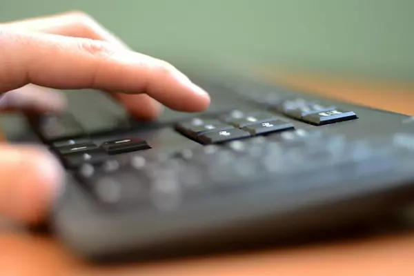 lrg_computer-keyboard-uk-modefence-jun-15.jpg