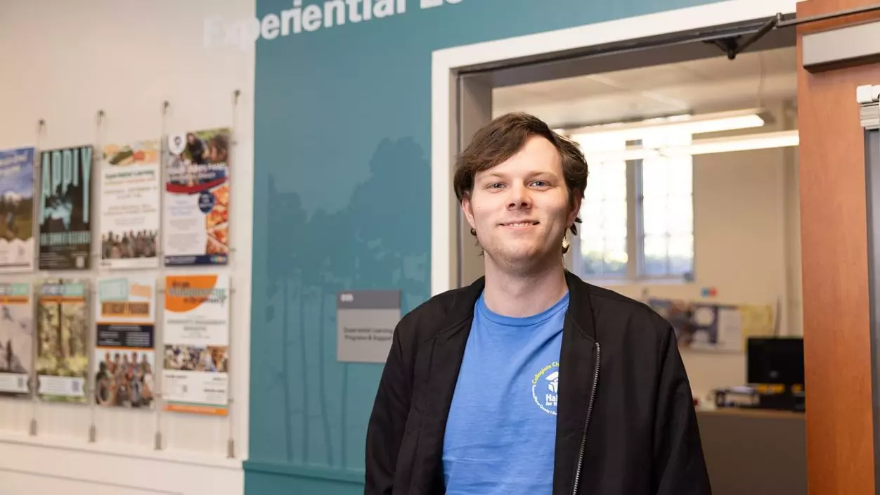 Thomas O’Neil ’27 outside the Experiential Learning office.