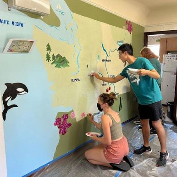 Students paint map of Washington state on wall