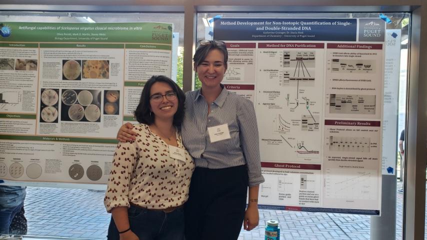 Olivia Perotti '20 and Katie Grainger '20 presenting their summer research.