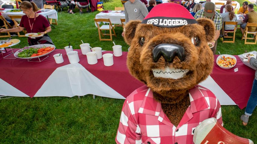 Loggers enjoyed food, fun, yard games, music, and a photo booth before the football game.