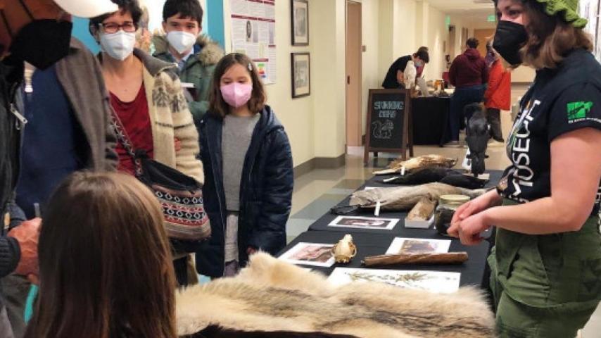Document discussing specimens with museum visitors