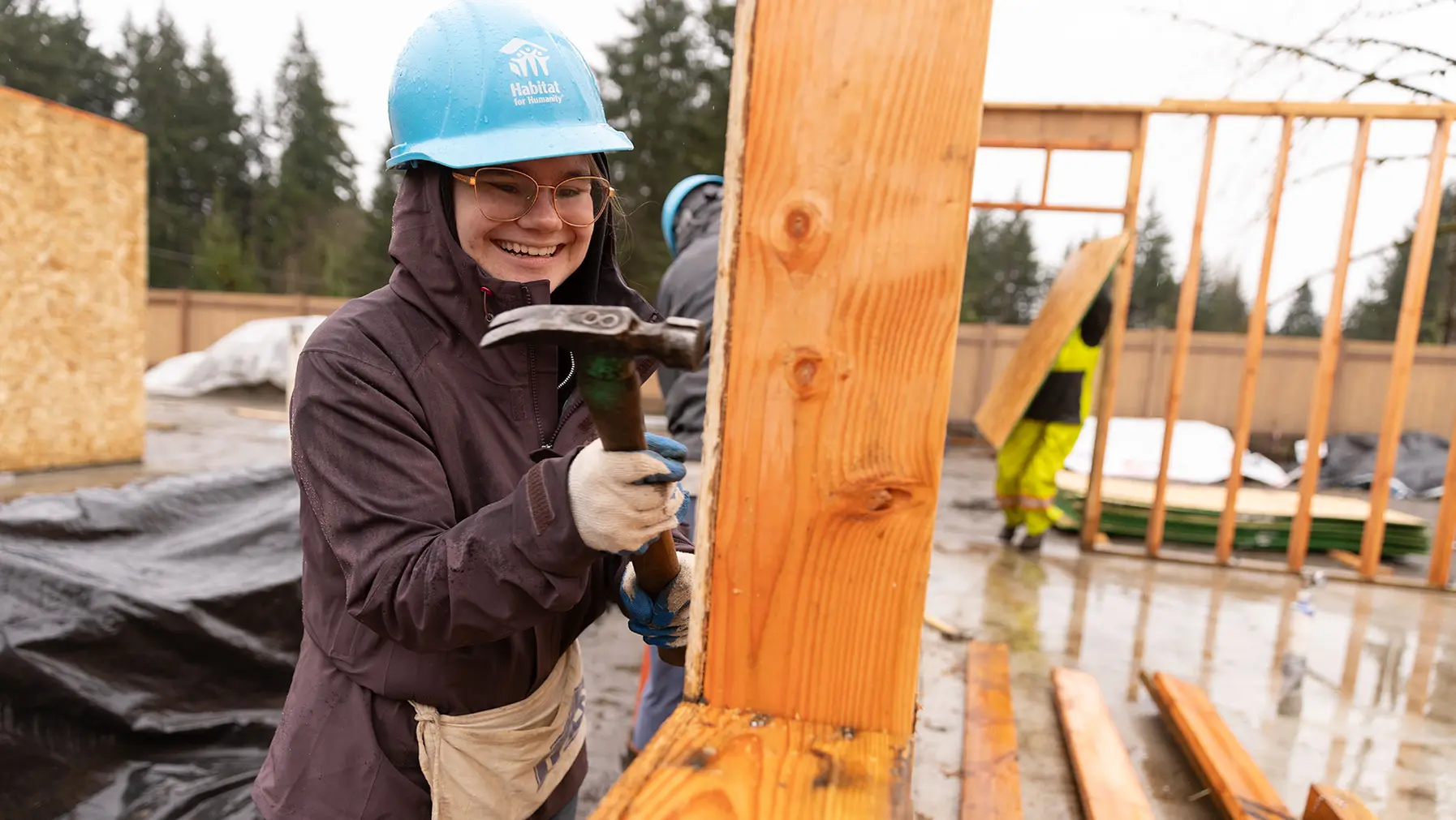 Habitat for Humanity student volunteer building crew
