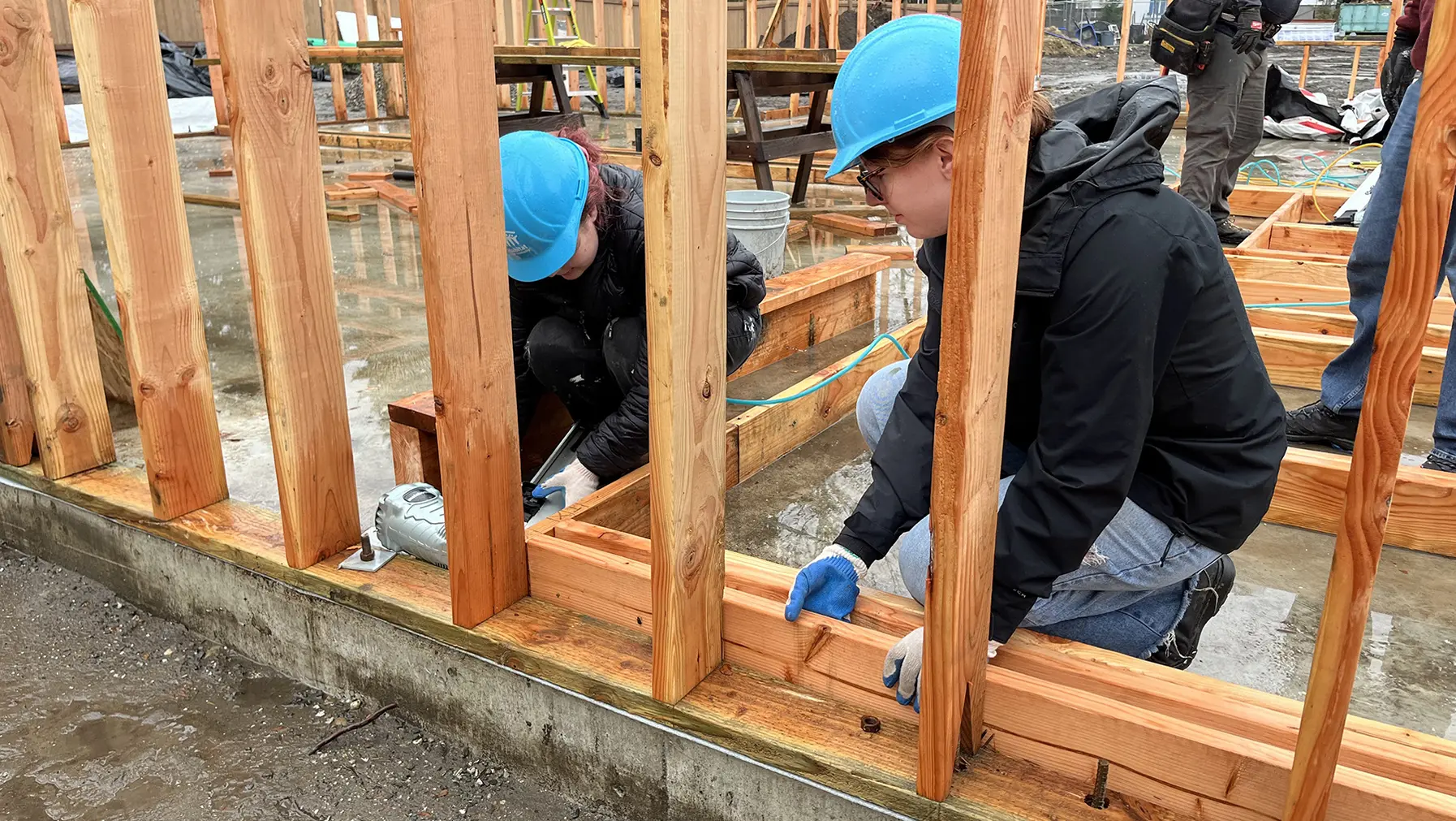 Habitat for Humanity student volunteer building crew