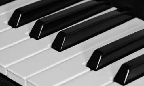 piano keys_0.jpg
