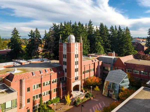 Thompson Hall and Oppenheimer Cafe in the Brown Family Courtyard