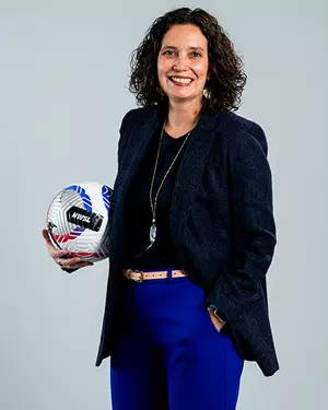 Maya Mendoza-Exstrom ’03