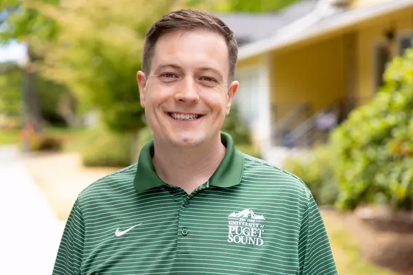 A headshot of Eric Hetland