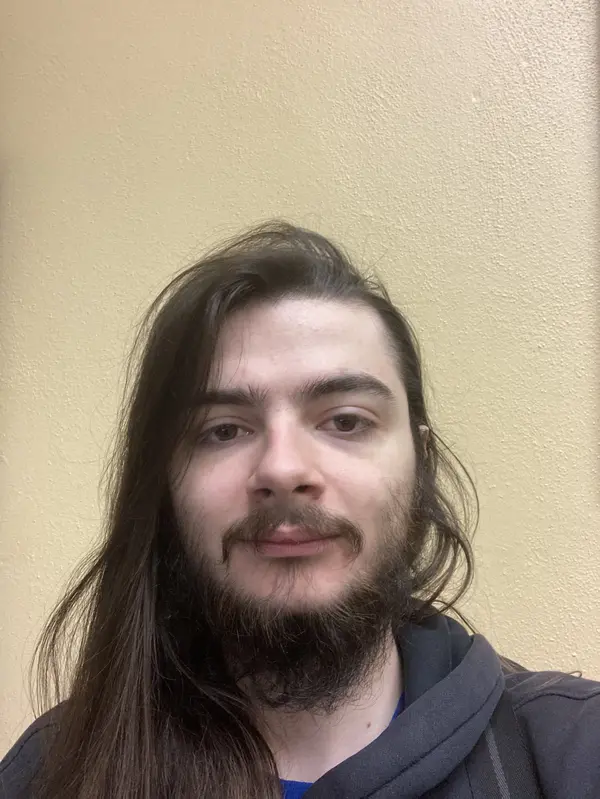 headshot of tim