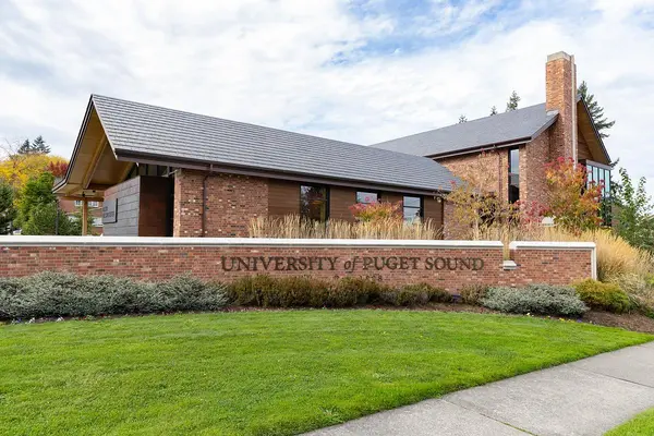 Exterior of the University of Puget Sound Welcome Center